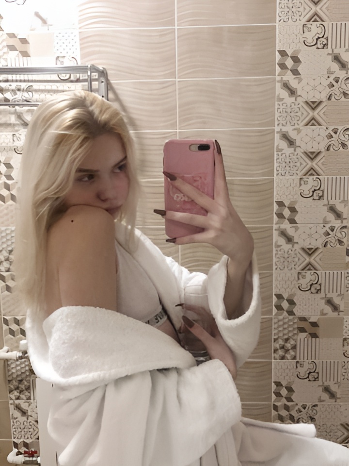 Юля привлекальеная девушка из Анапы цена от 10000 руб