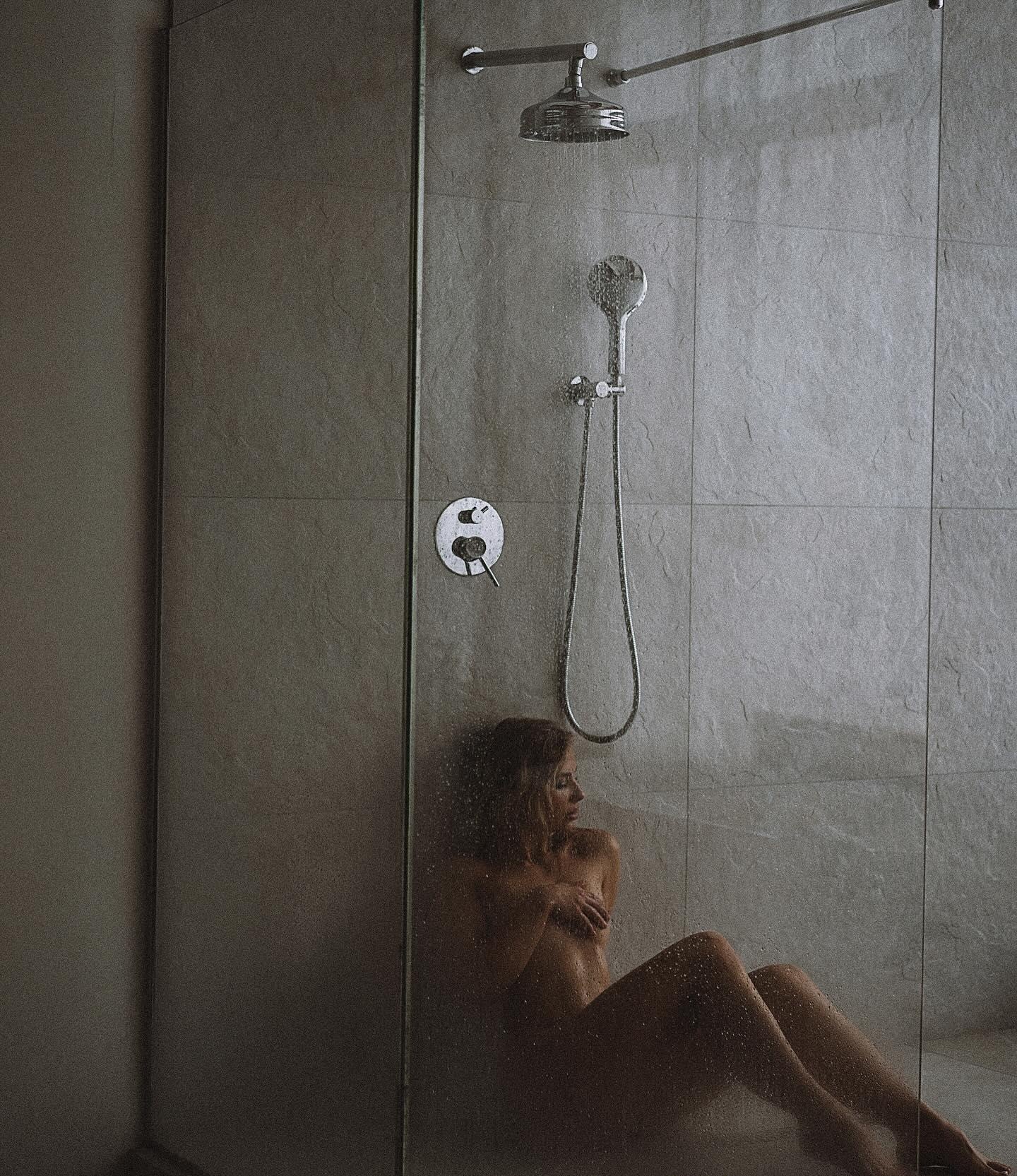 Джулиана привлекальеная девушка из Анапы цена от 4000 руб