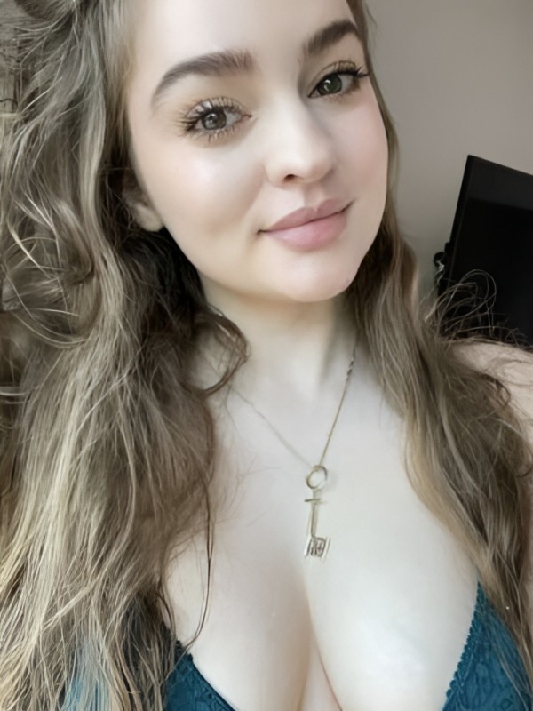 Софа привлекательная девушка из Анапы цена от 5000 руб