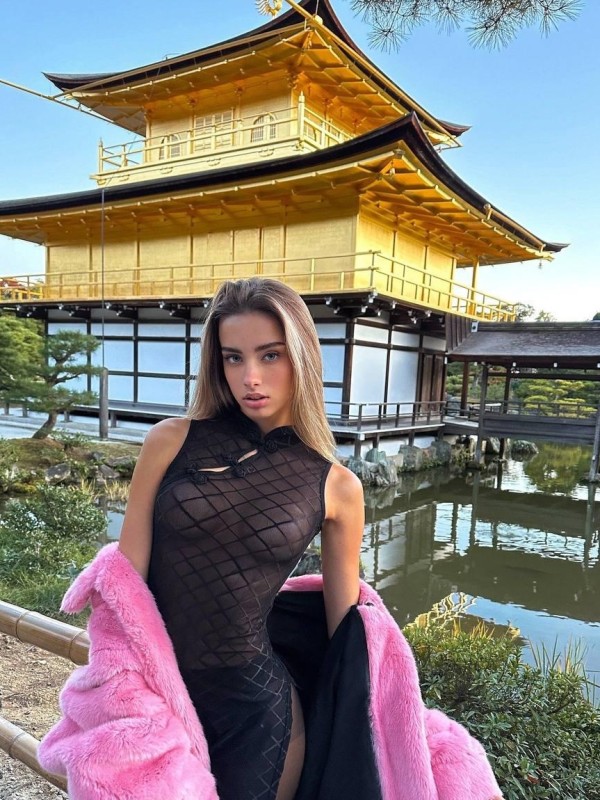 Светлана привлекательная девушка из Анапы цена от 7000 руб